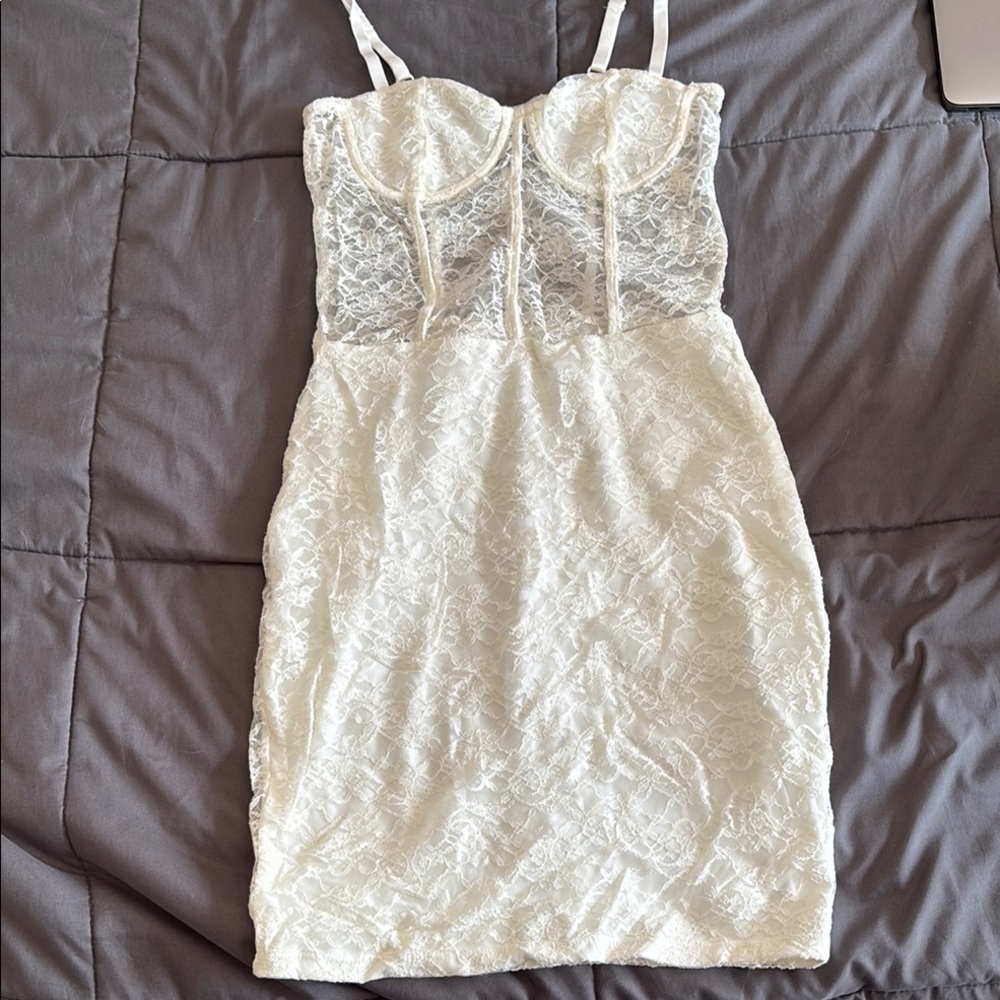 Elegant White Lace Dress